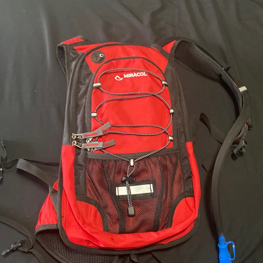 Miracol 2L water backpack
